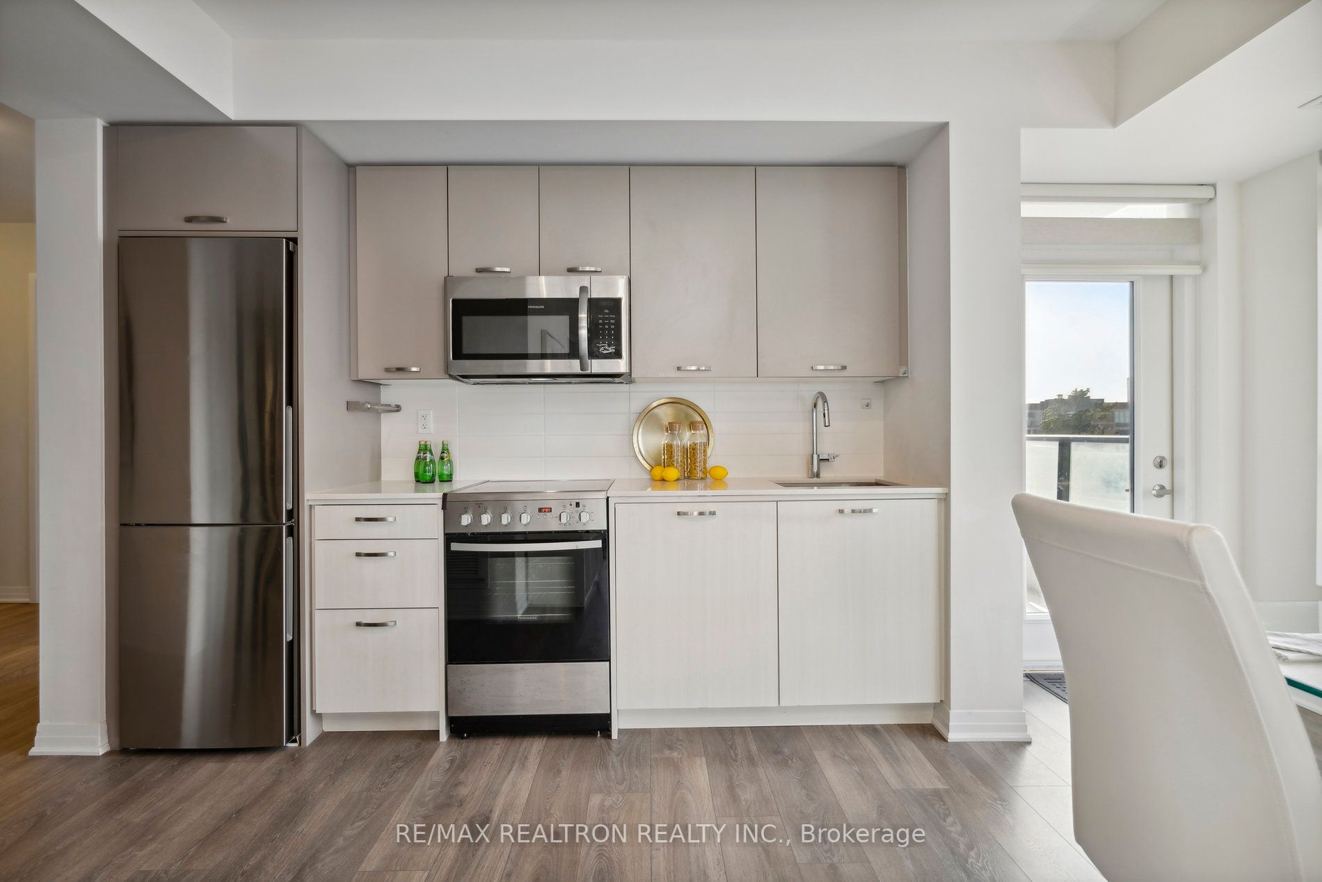 2301 Danforth Ave, #404