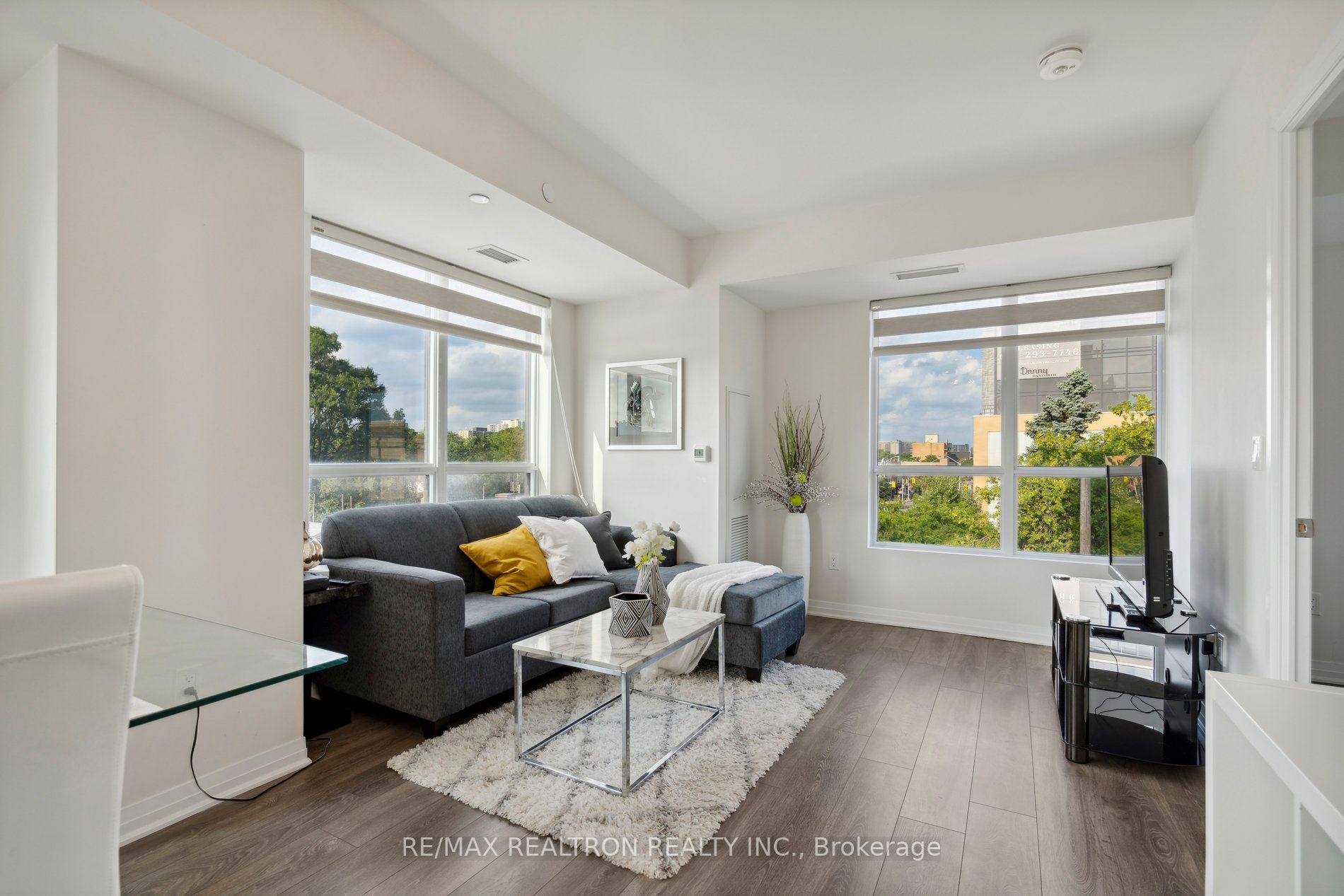 2301 Danforth Ave, #404