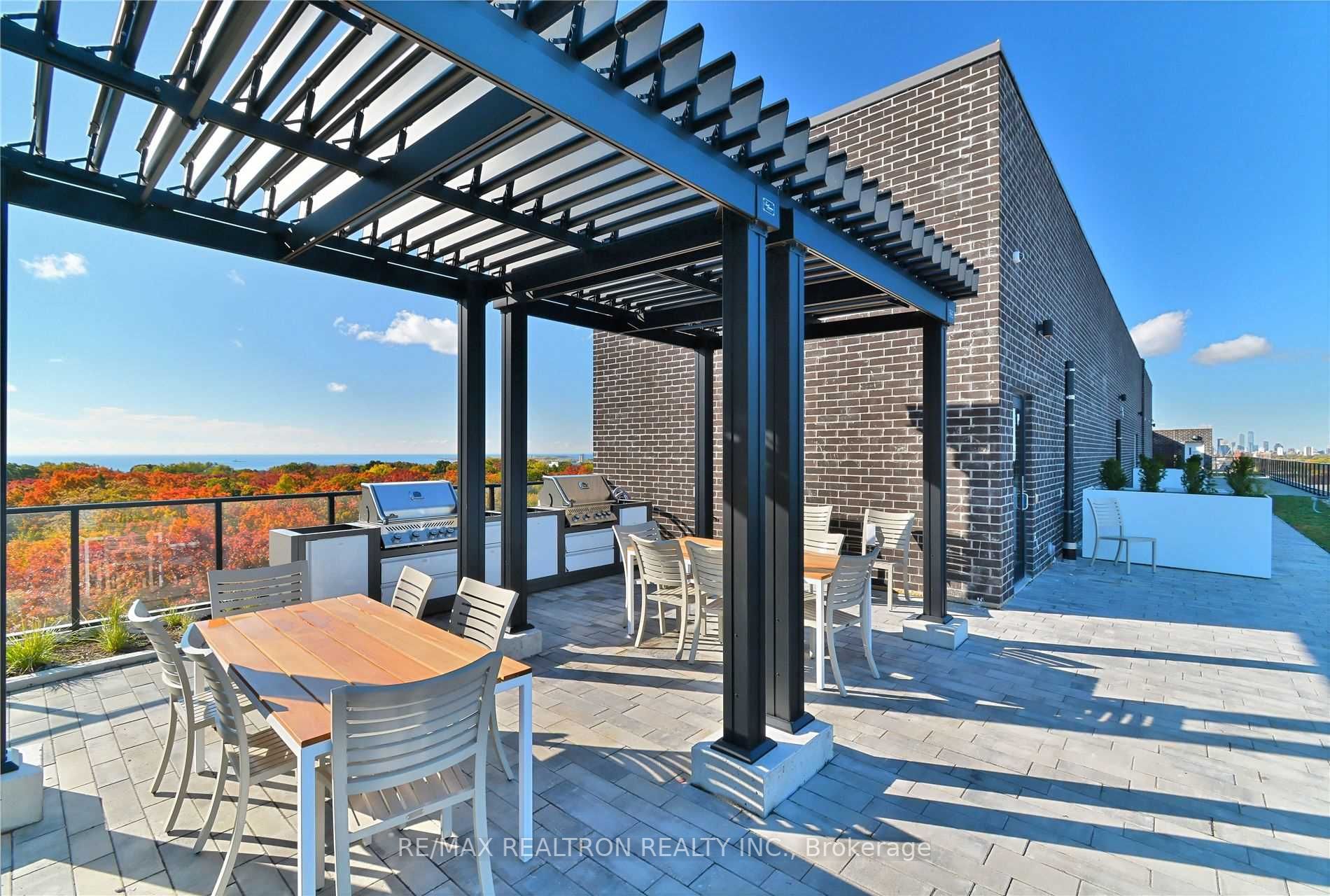 2301 Danforth Ave, #404