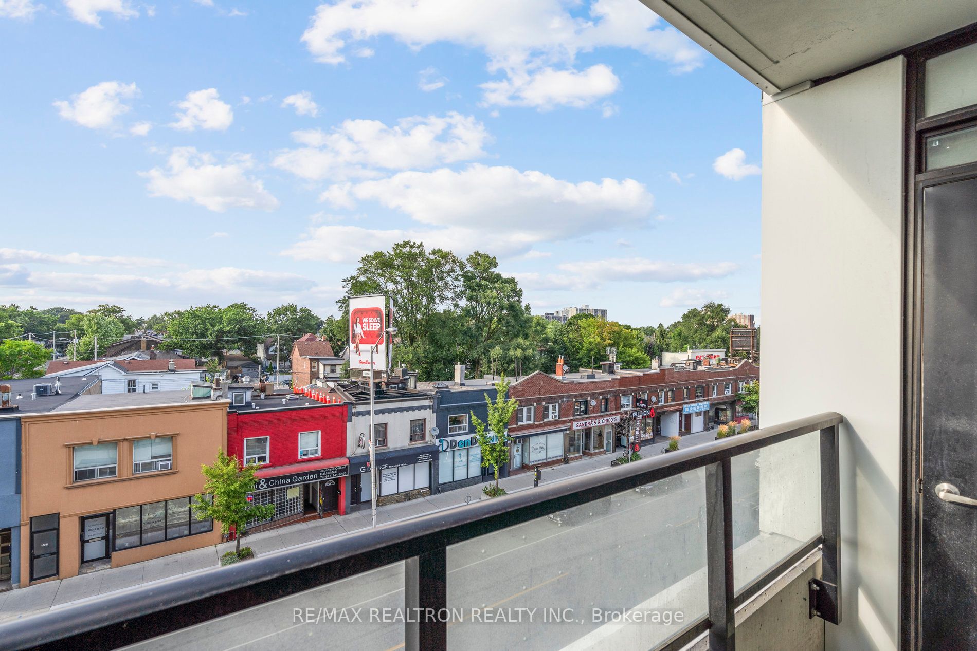 2301 Danforth Ave, #404