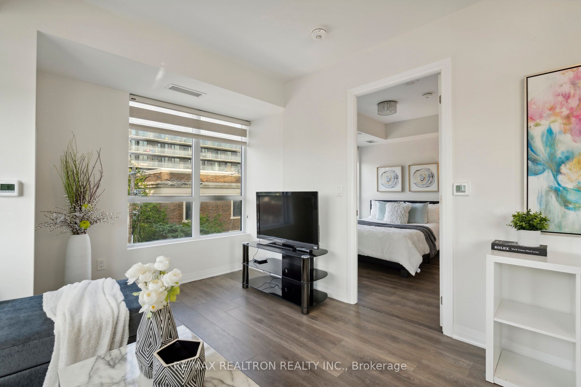 2301 Danforth Ave, #404