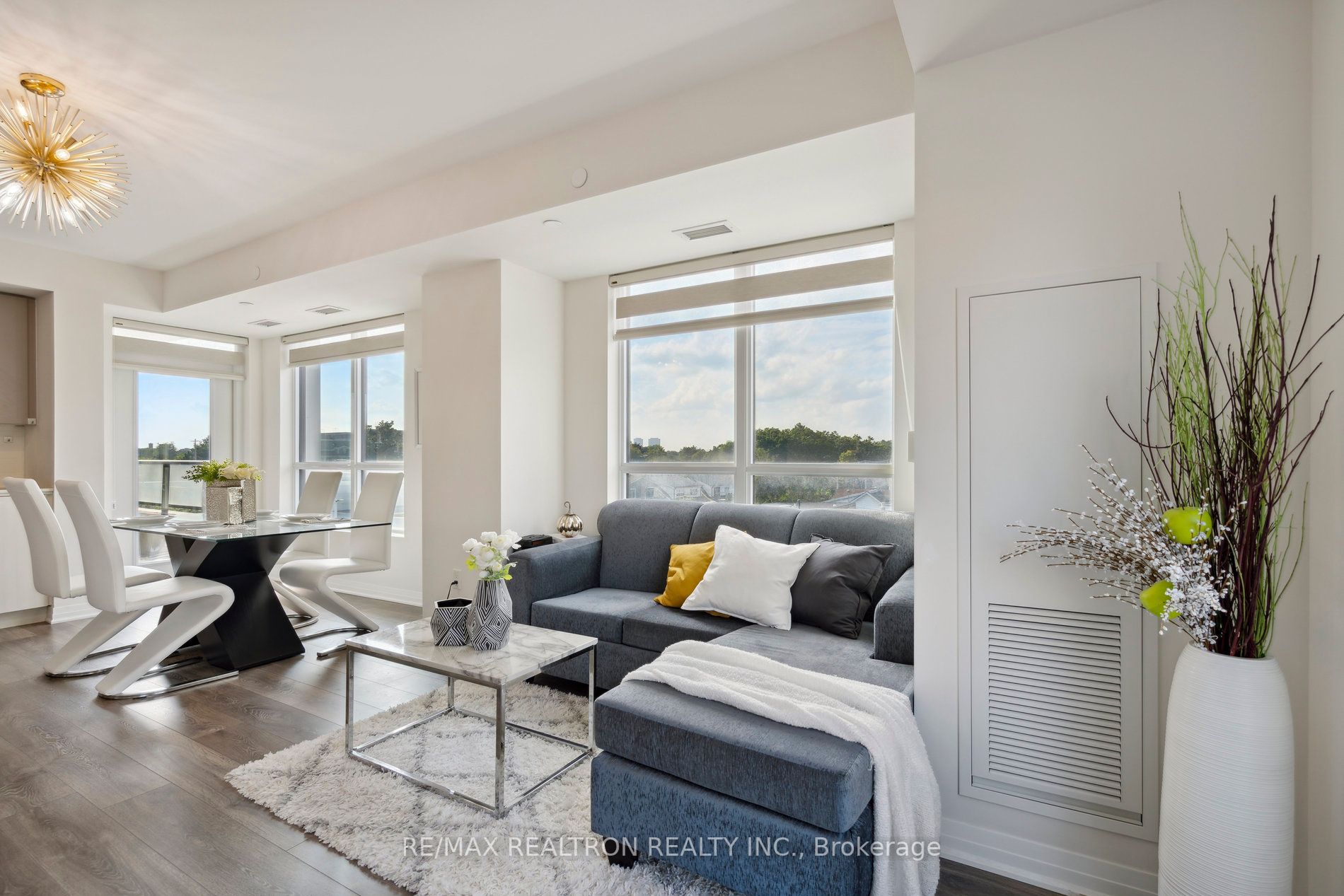 2301 Danforth Ave, #404