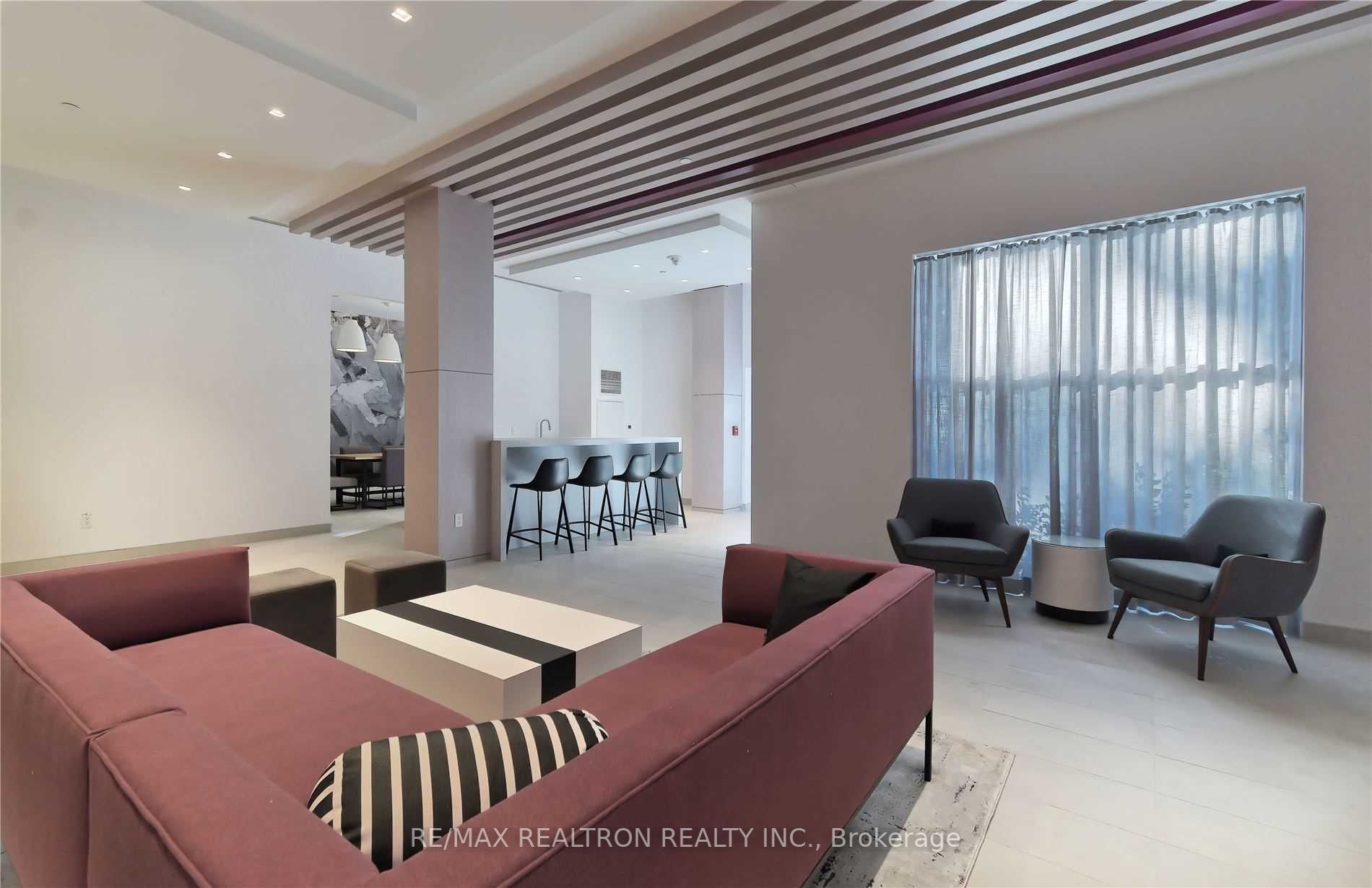 2301 Danforth Ave, #404