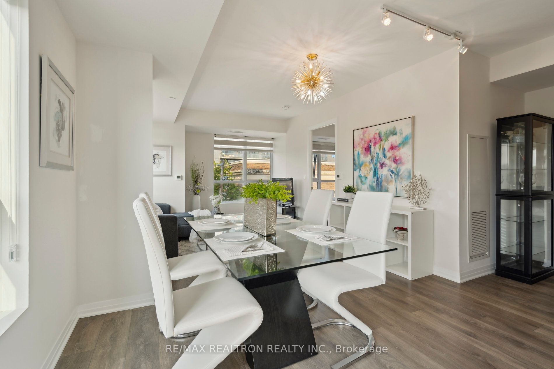 2301 Danforth Ave, #404