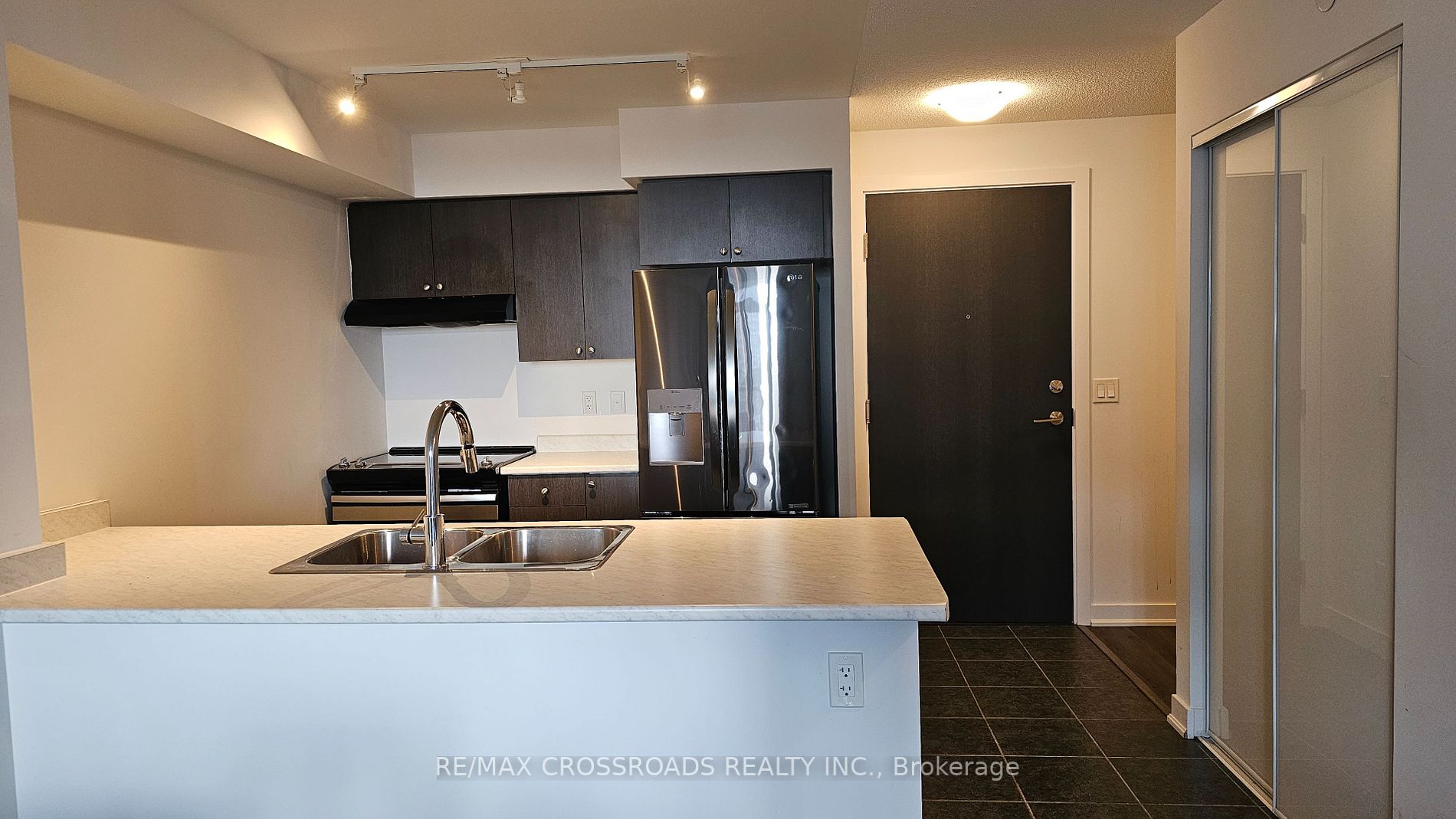 8 Trent Avenue #502