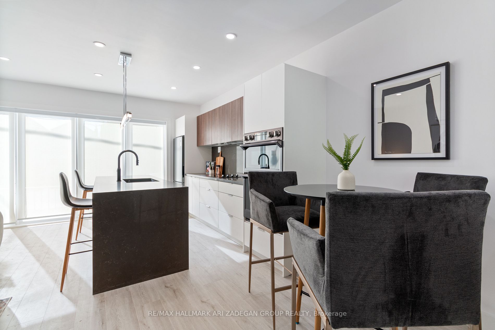 16 Minto St, #1
