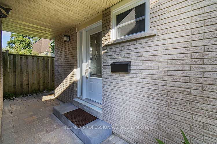 598 Stonebridge Lane