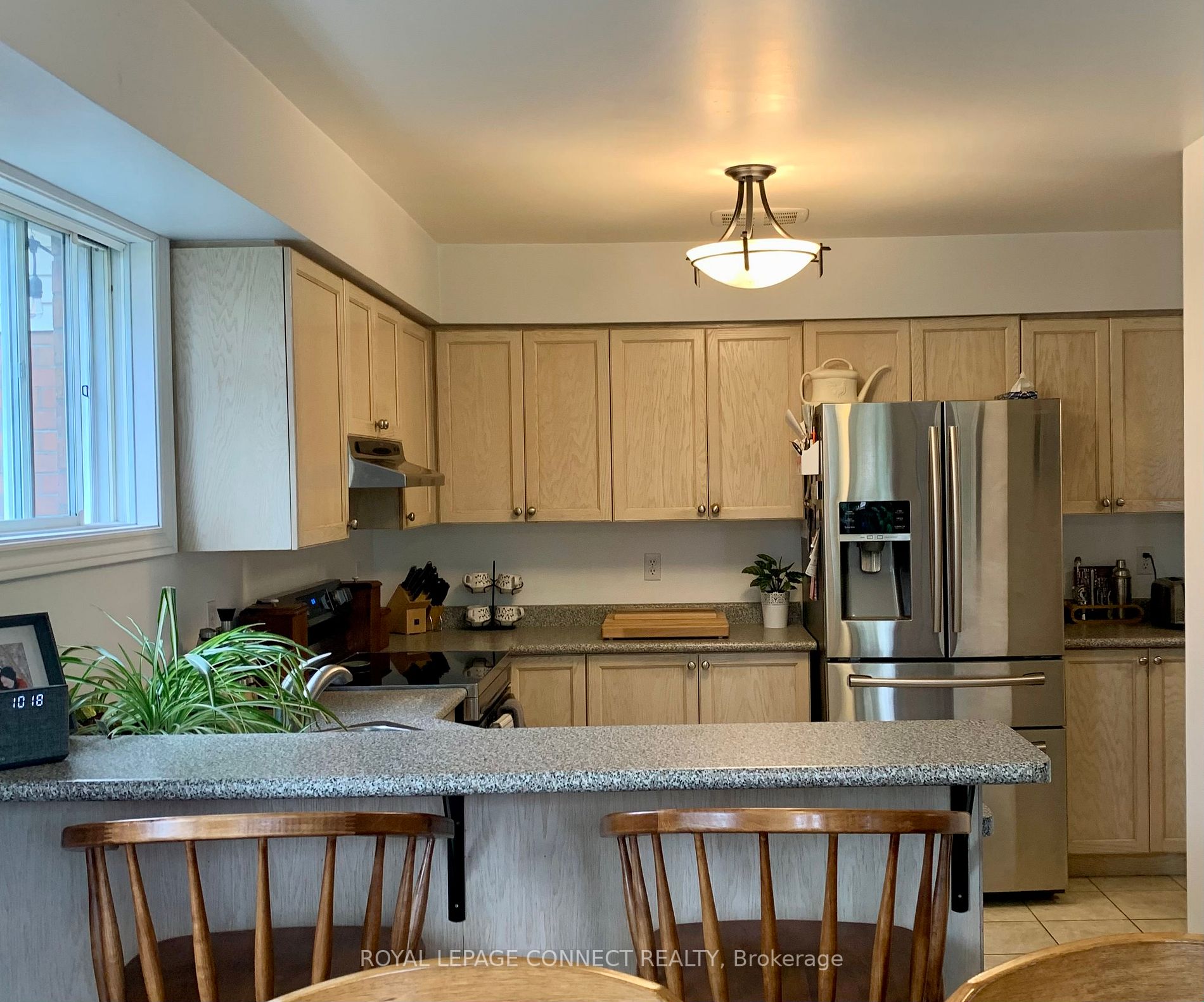 37 Brownstone Cres