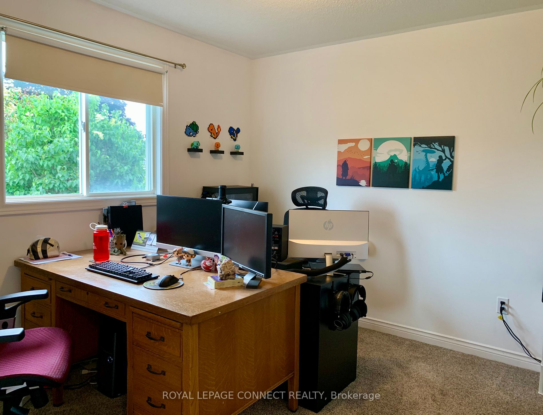 37 Brownstone Cres