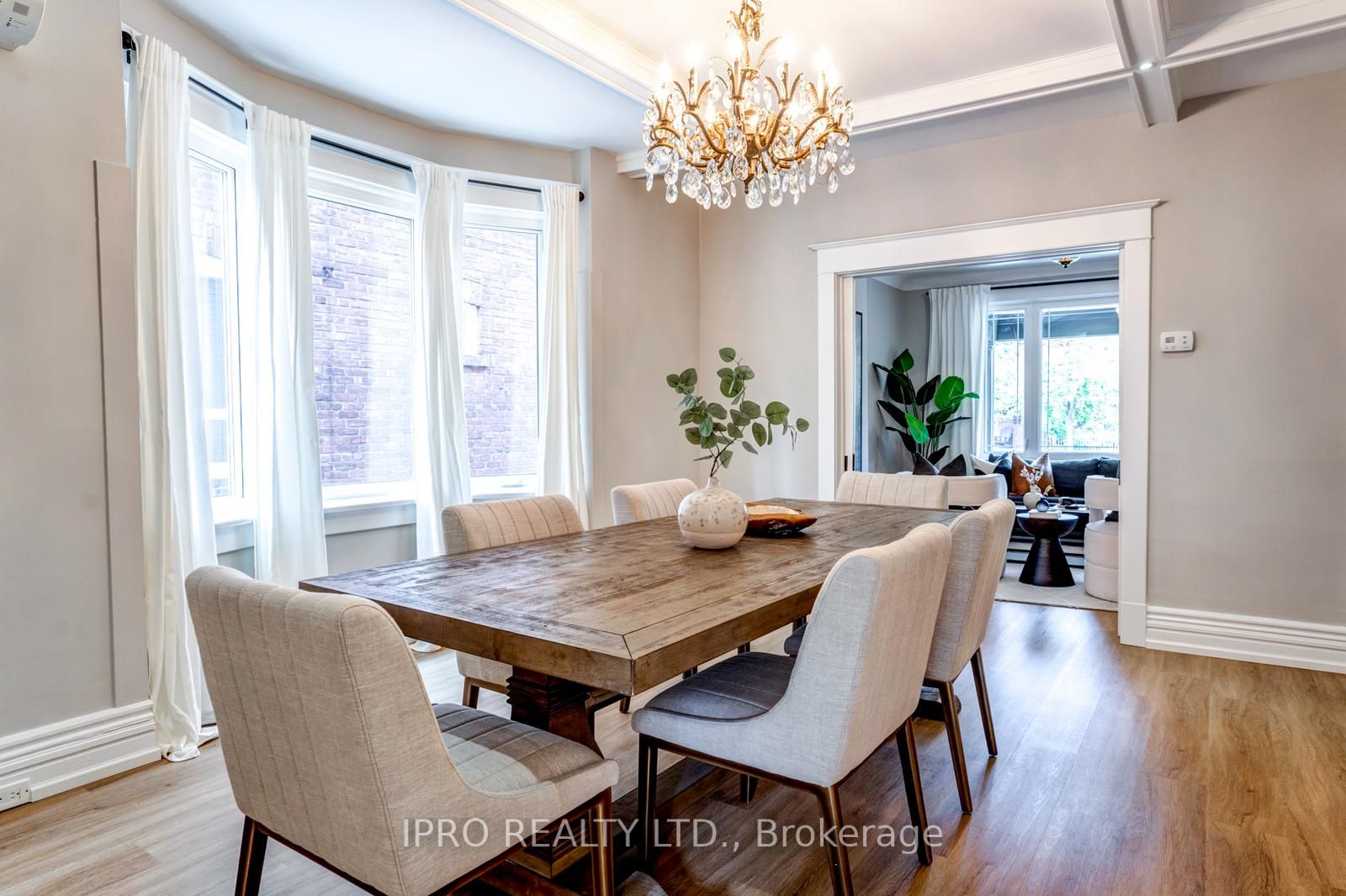 123 Browning Ave