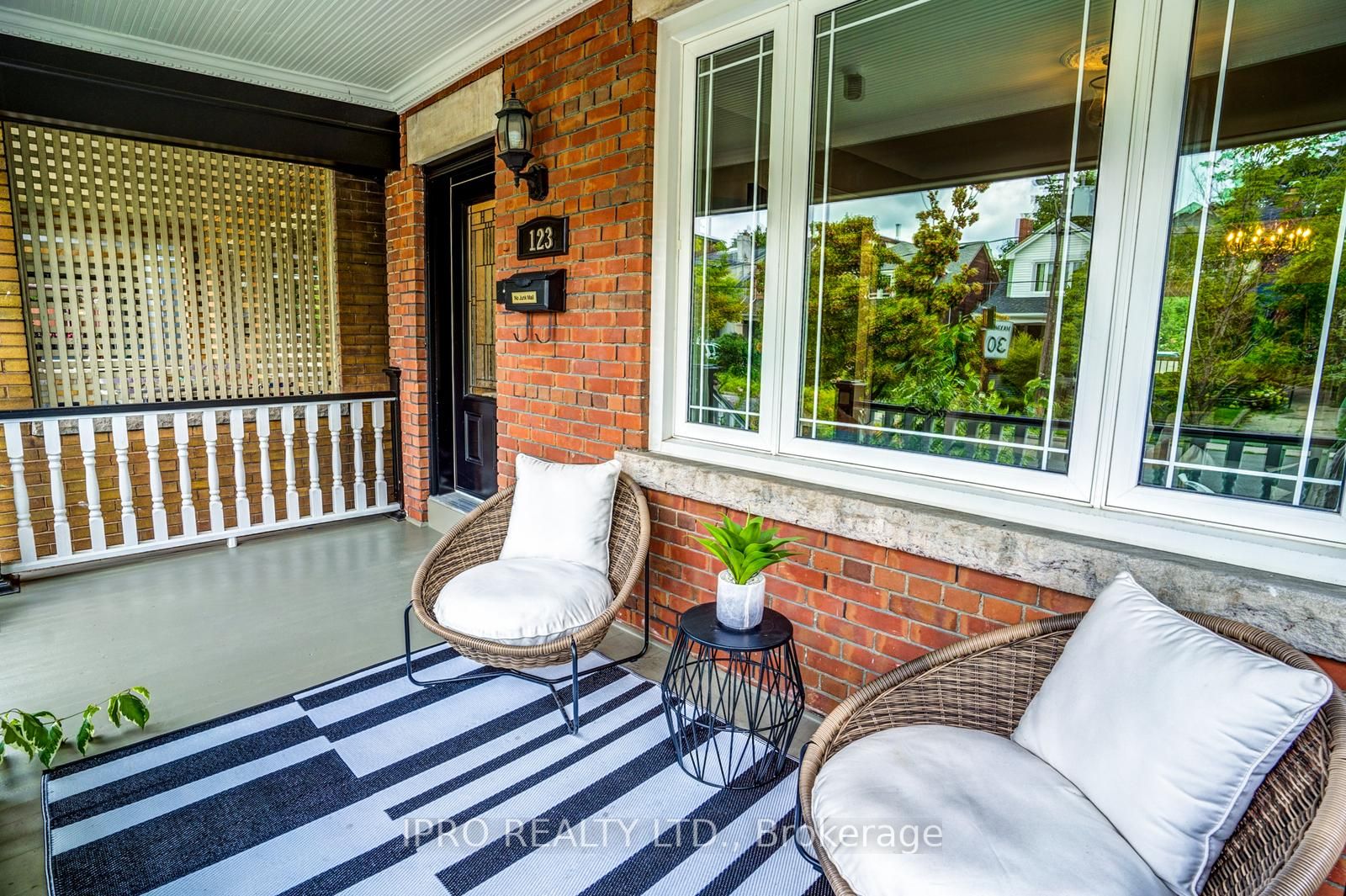 123 Browning Ave