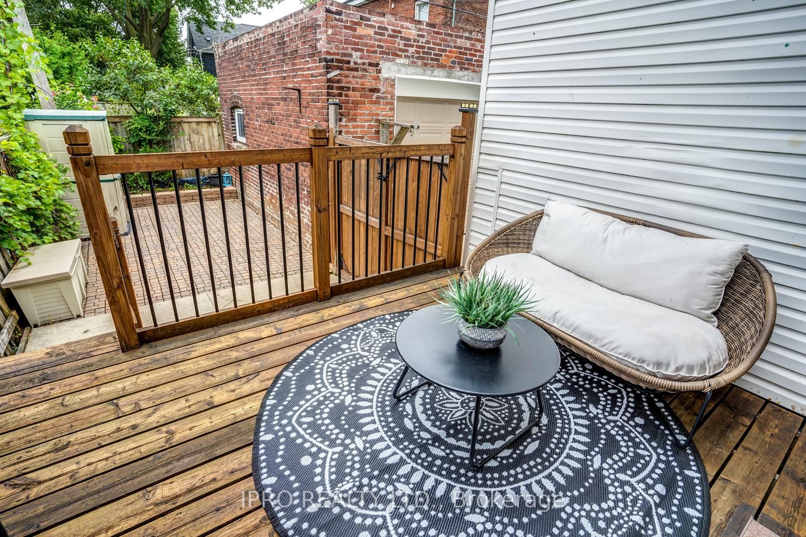 123 Browning Ave