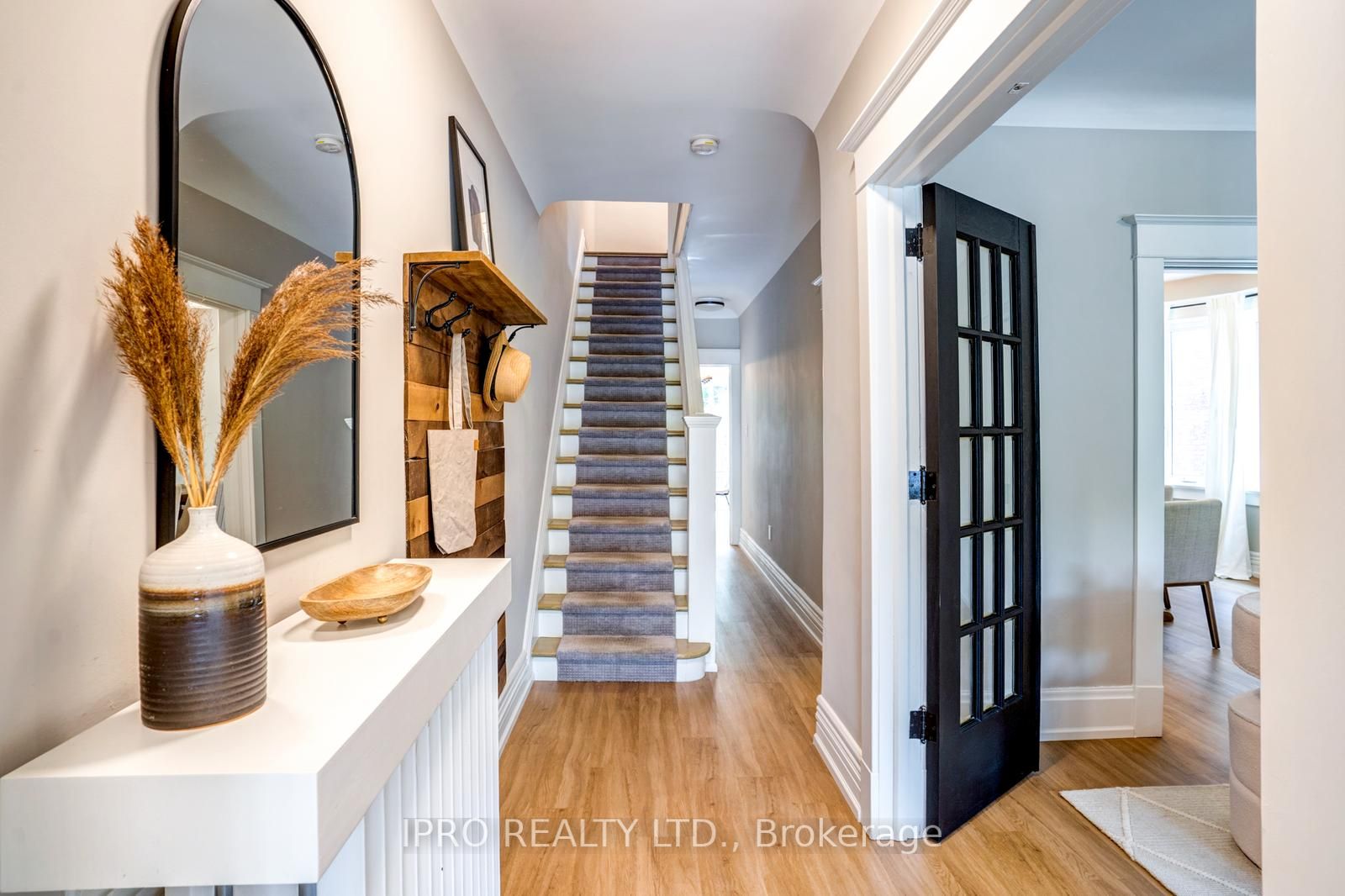 123 Browning Ave