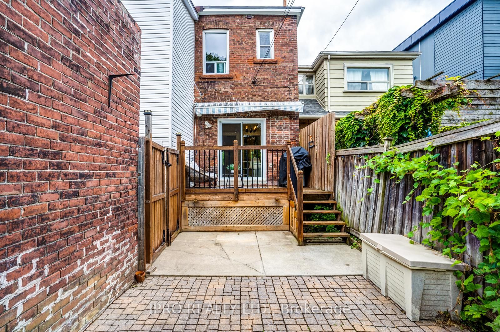 123 Browning Ave