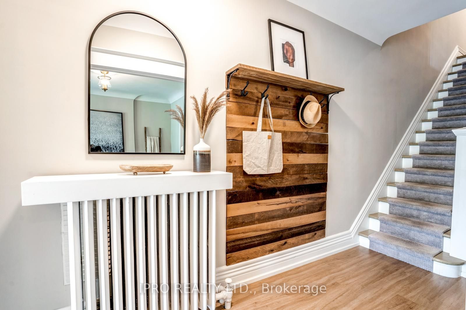 123 Browning Ave