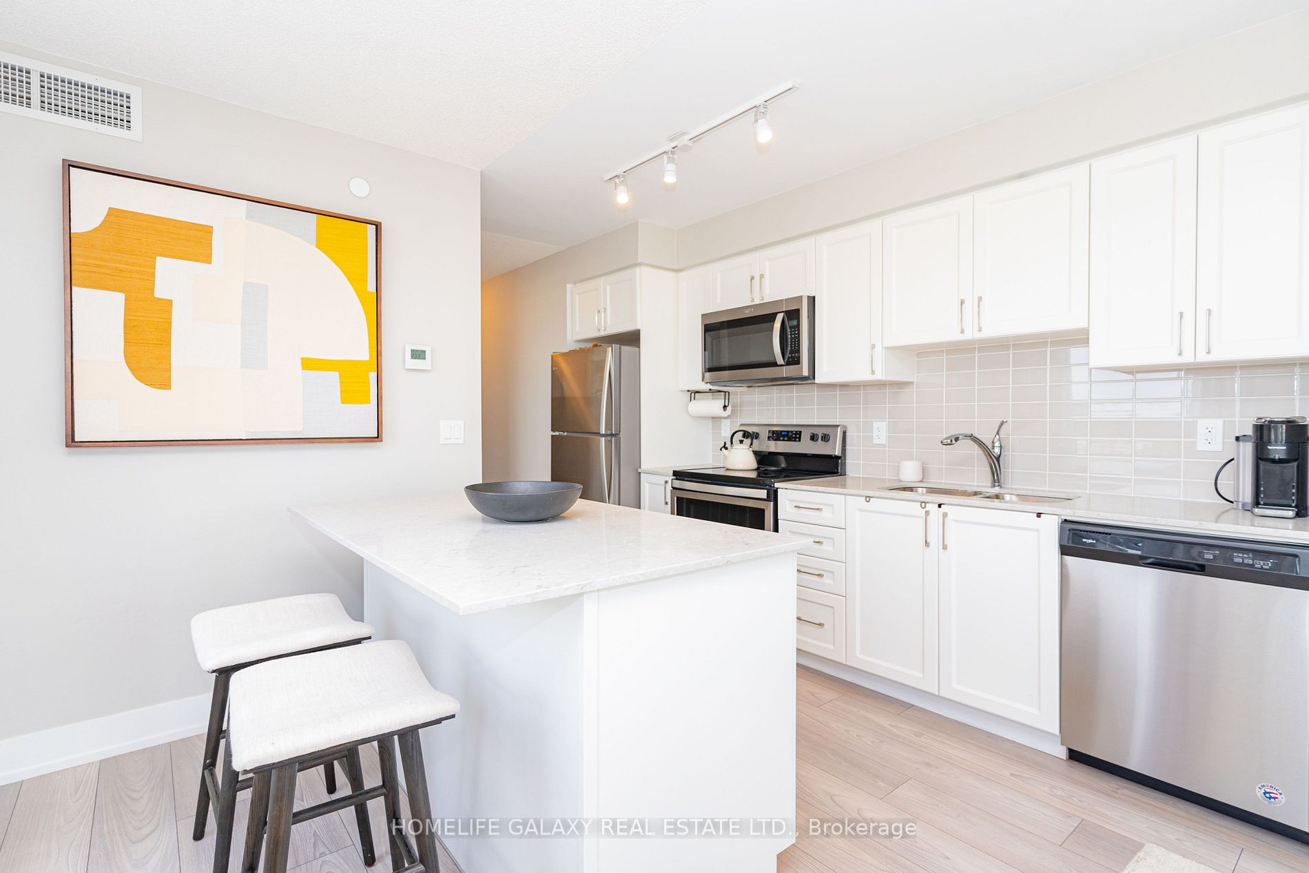 1255 Bayly Street, #609