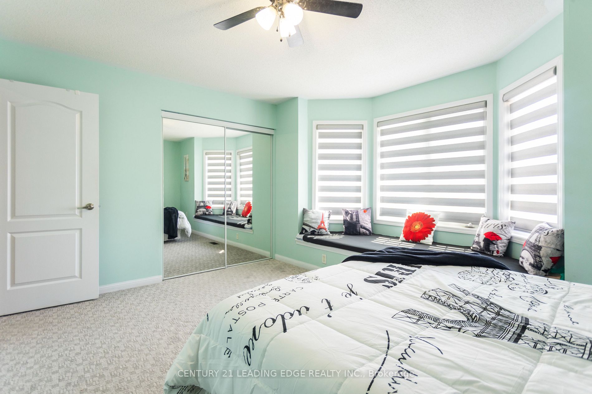 38 Bobolink Ave