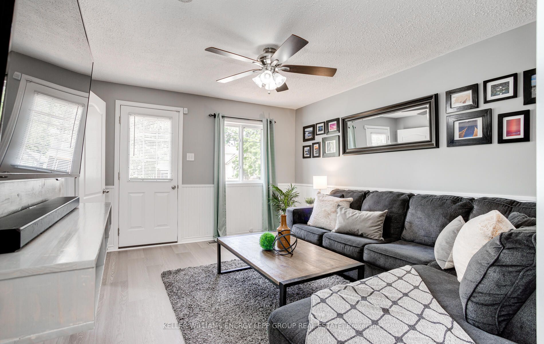 317 Oshawa Boulevard S