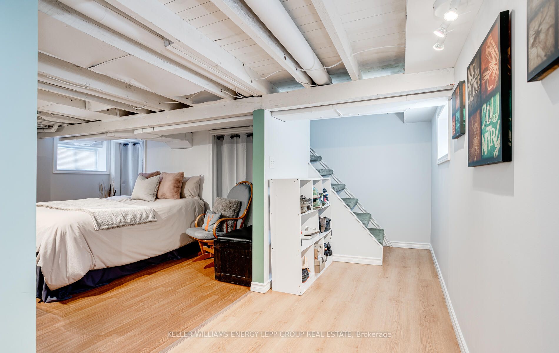 317 Oshawa Boulevard S