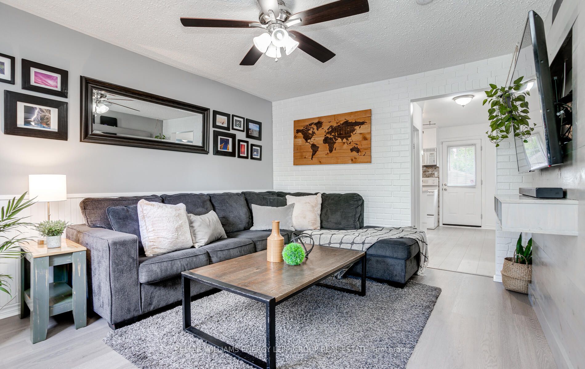 317 Oshawa Boulevard S