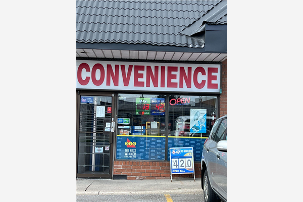 25 Thickson Rd N, Whitby
