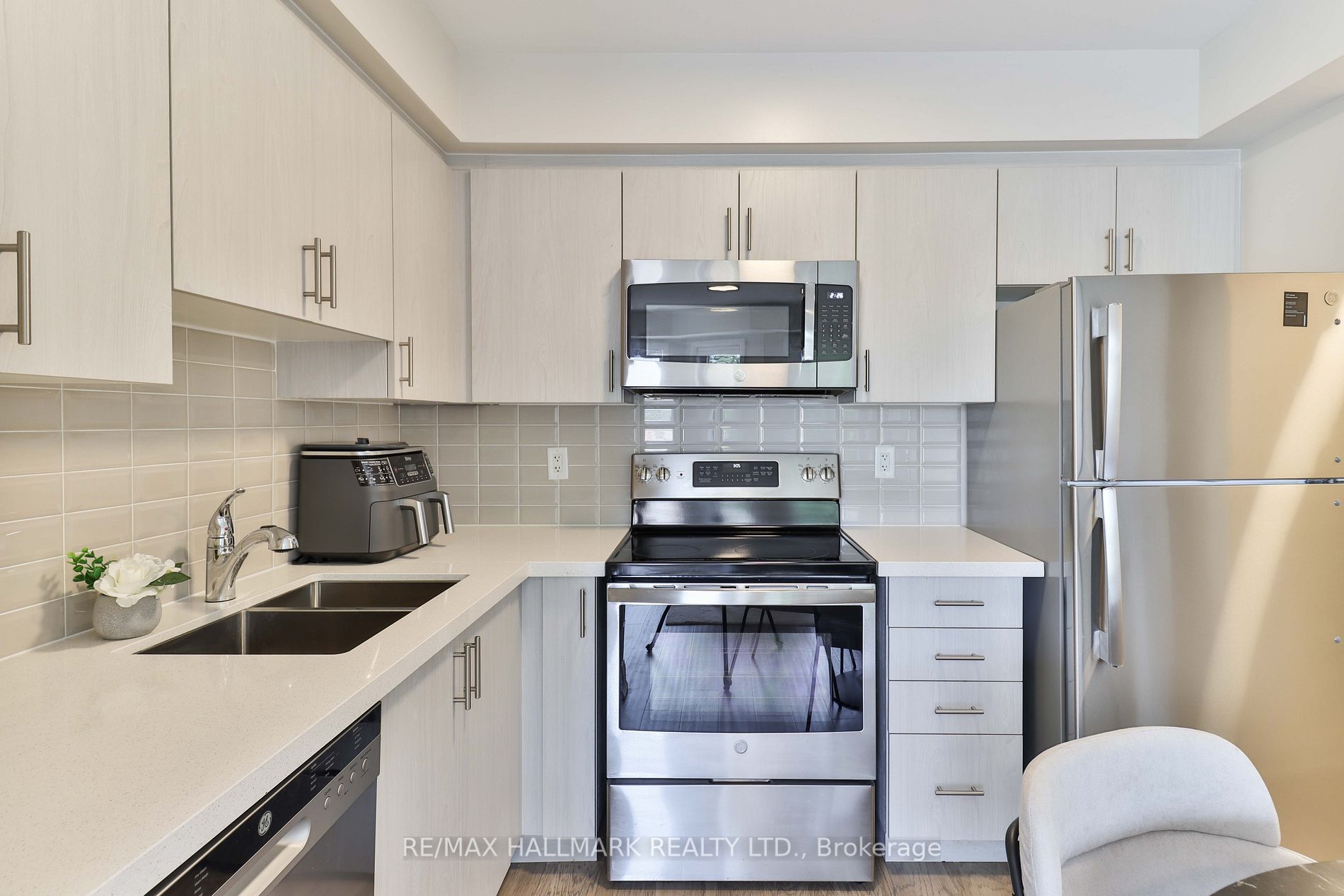 27 Somers Ave, #301