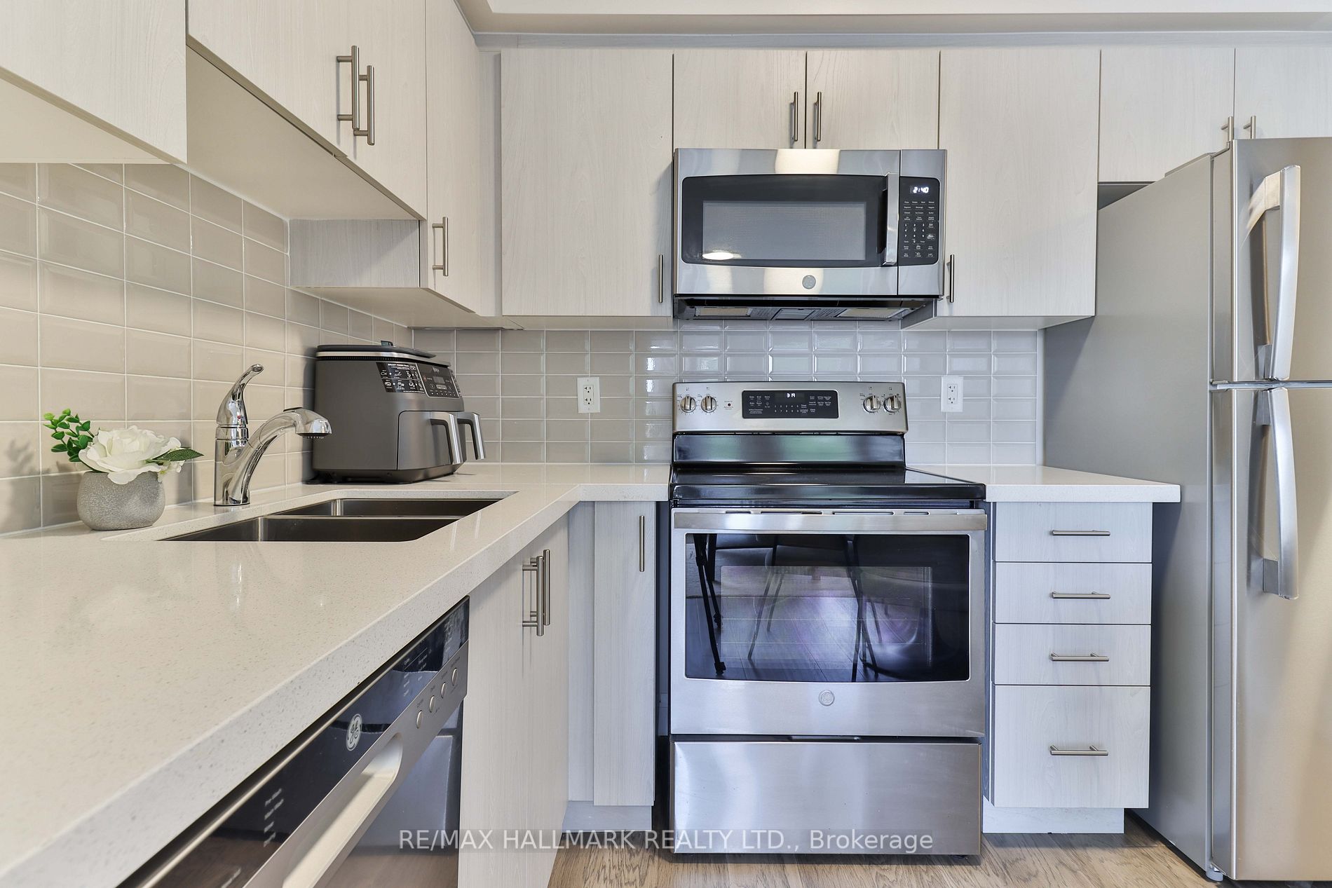 27 Somers Ave, #301