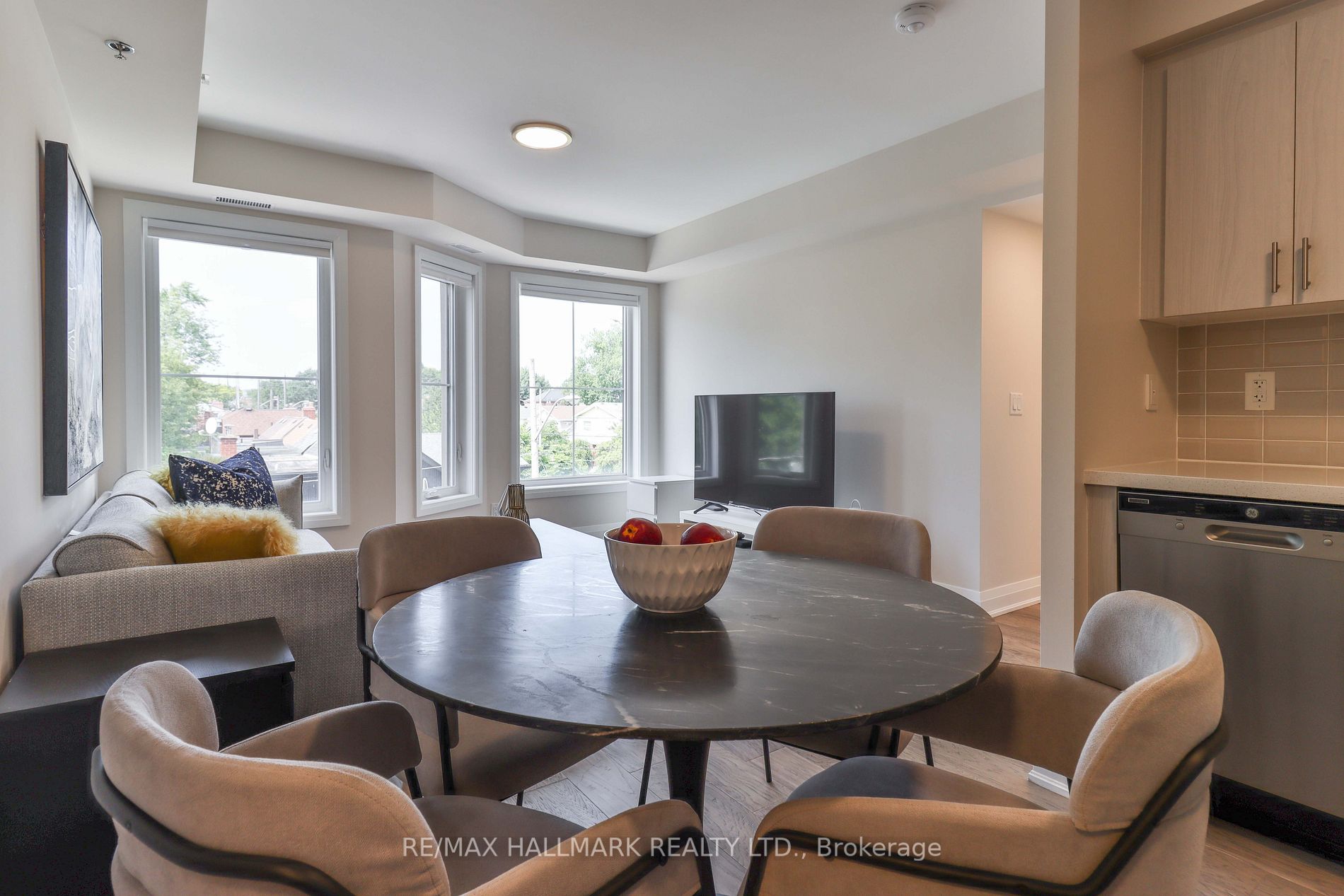 27 Somers Ave, #301