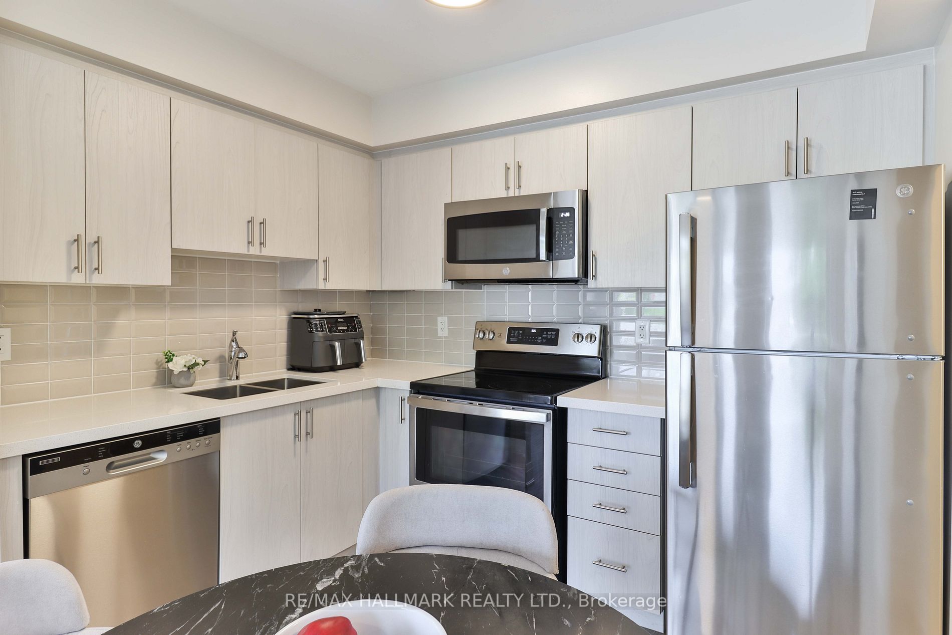 27 Somers Ave, #301