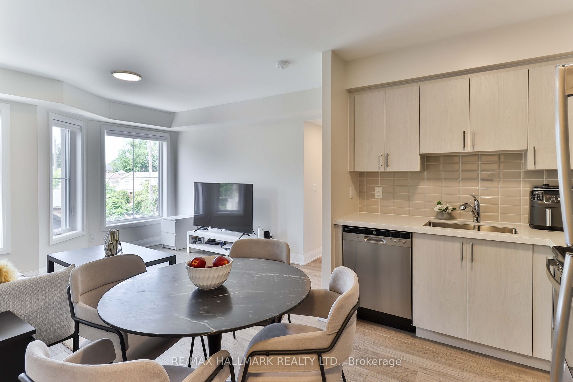 27 Somers Ave, #301