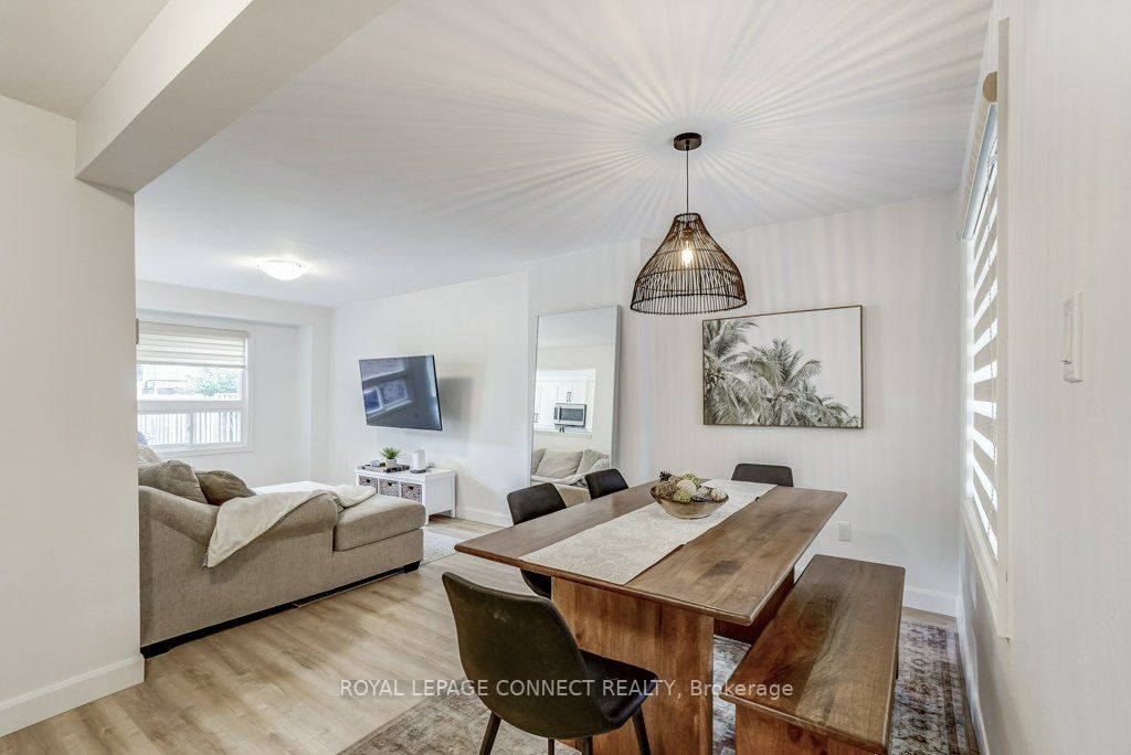 1169 Cedarcroft Cres