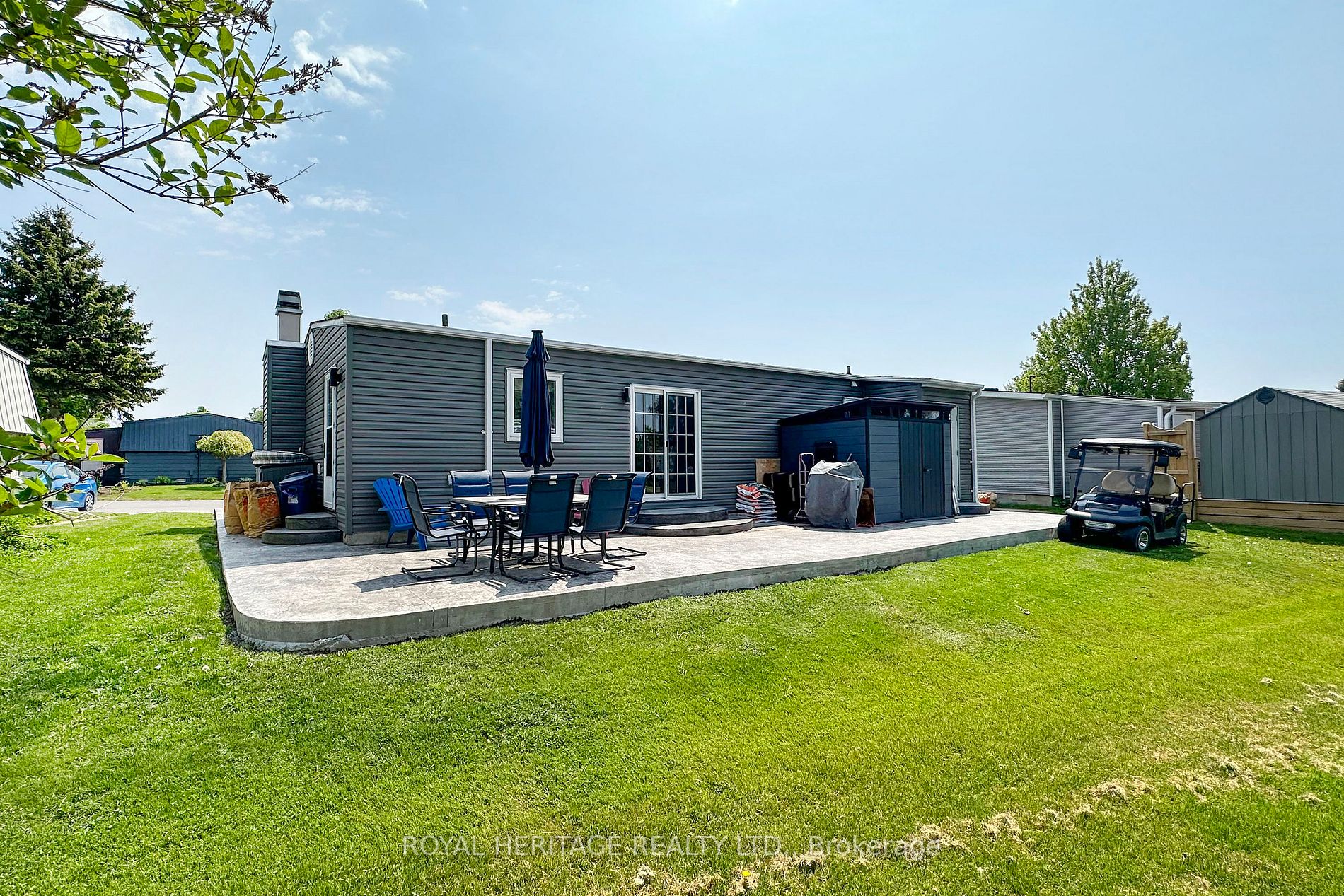 8 Kawartha Rd