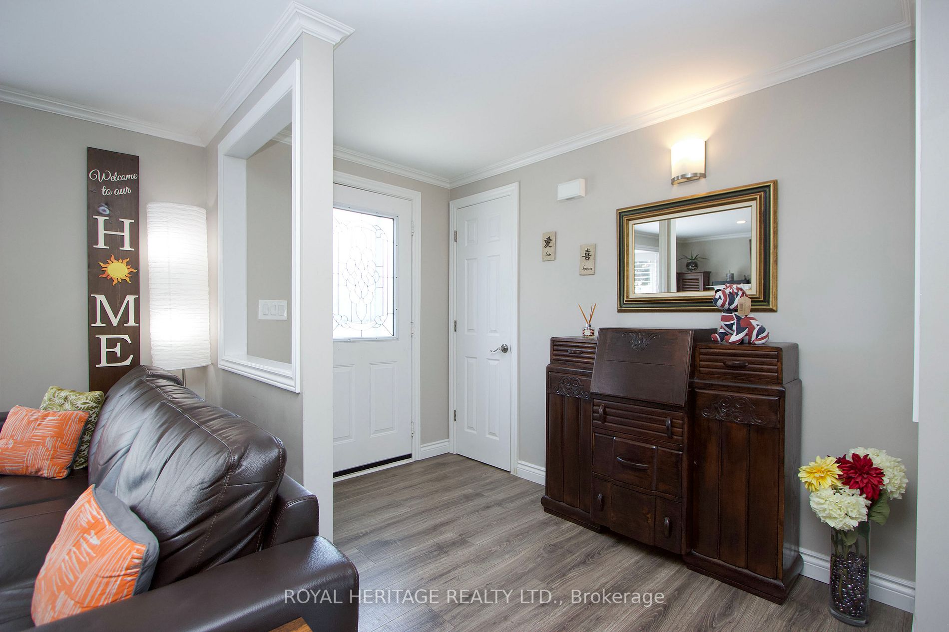 8 Kawartha Rd