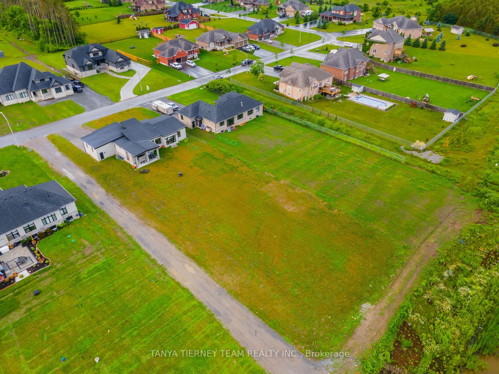 51 Charles Tilley Cres