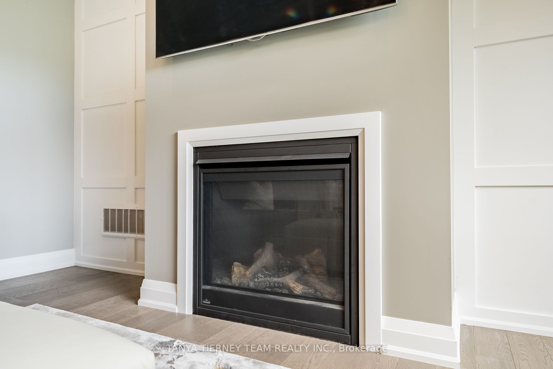 51 Charles Tilley Cres