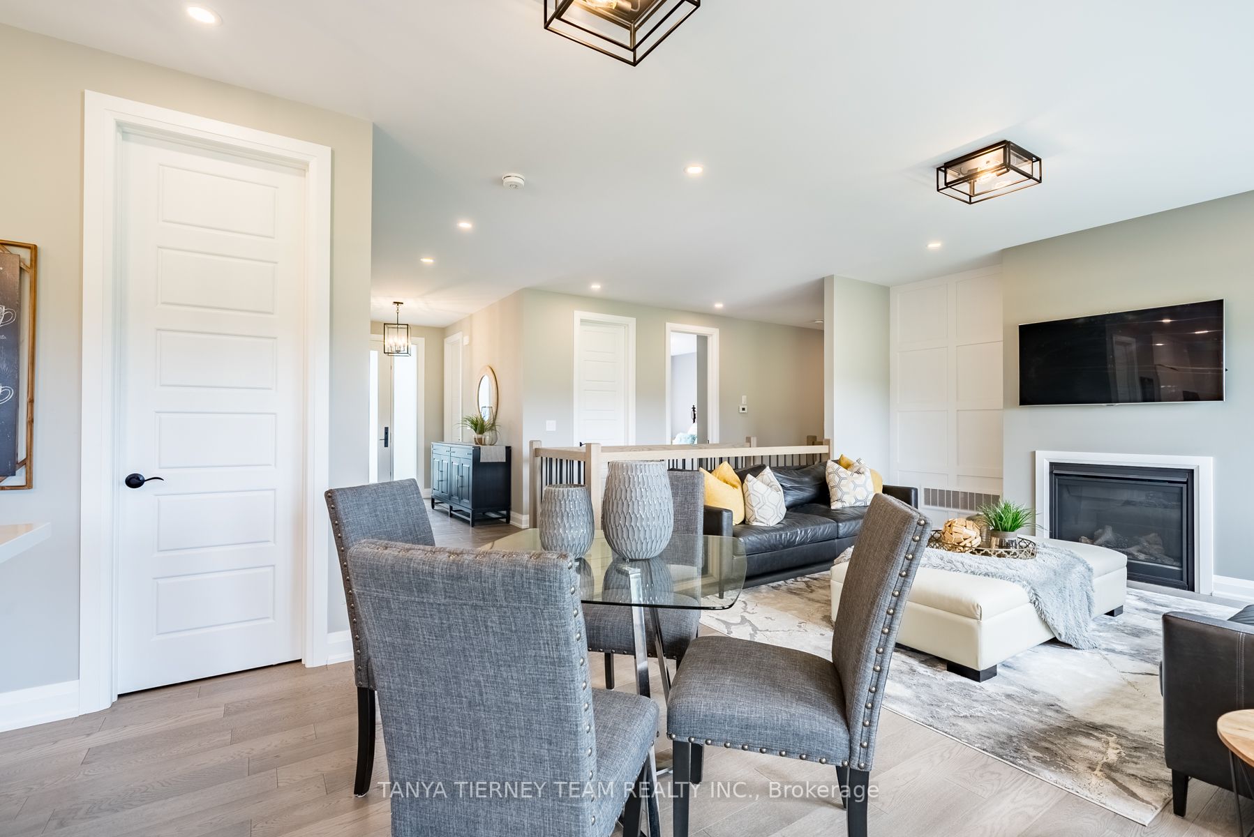 51 Charles Tilley Cres