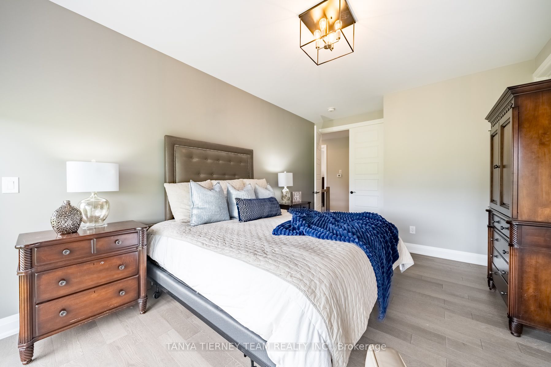 51 Charles Tilley Cres