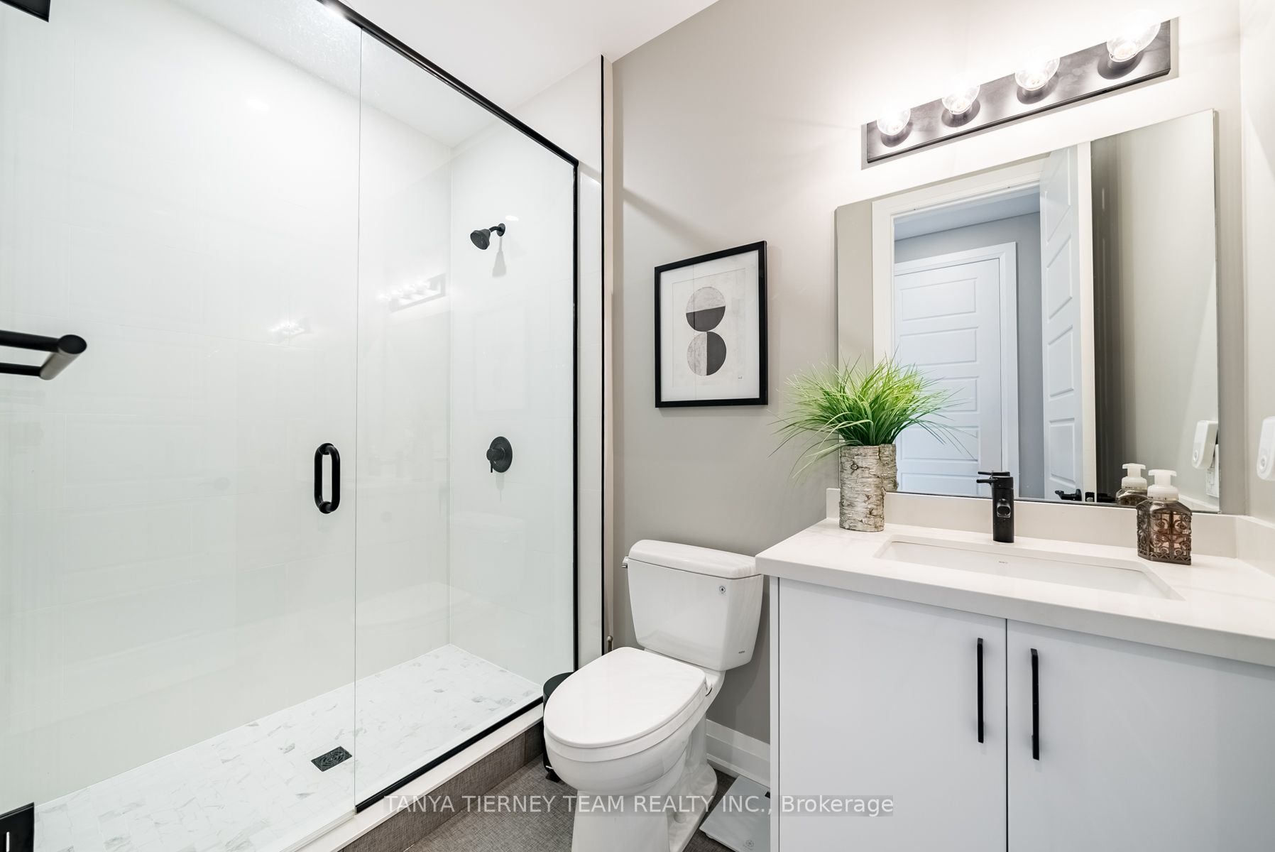 51 Charles Tilley Cres