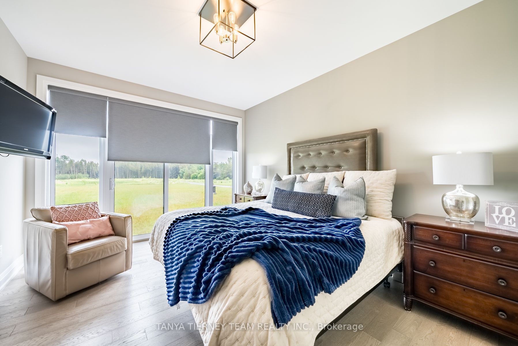 51 Charles Tilley Cres