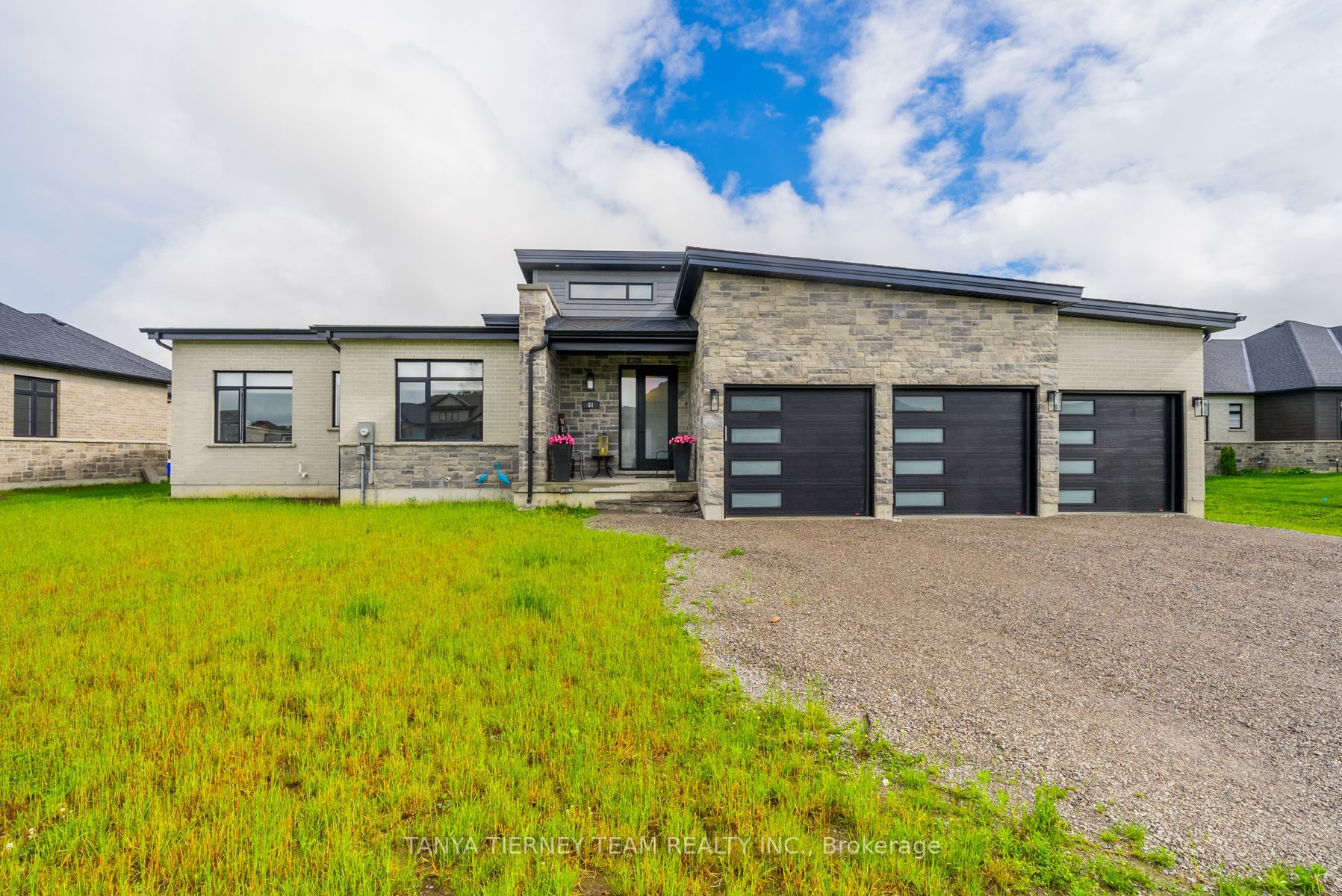 51 Charles Tilley Cres