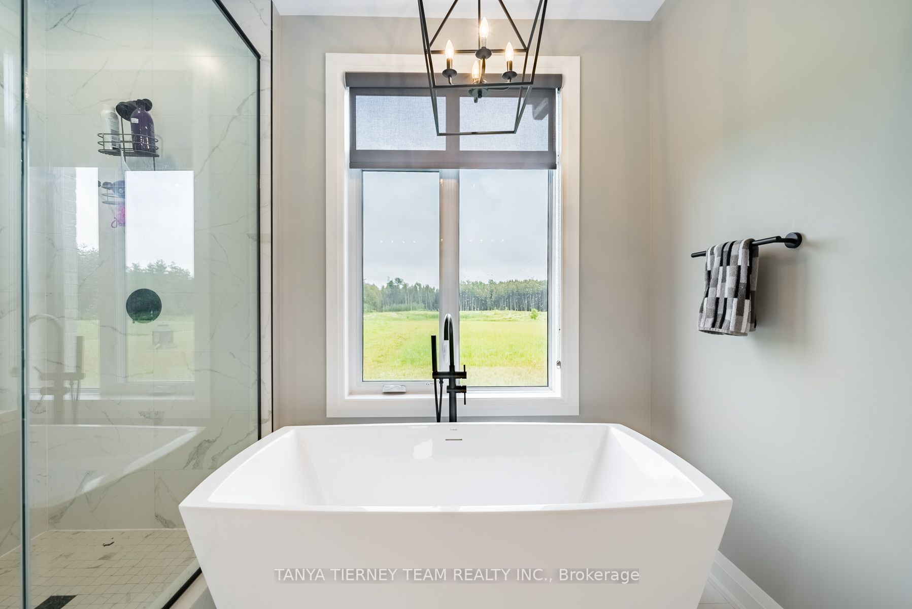 51 Charles Tilley Cres