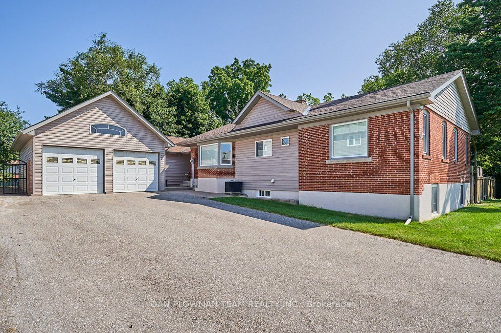 956 Bayshore Crt