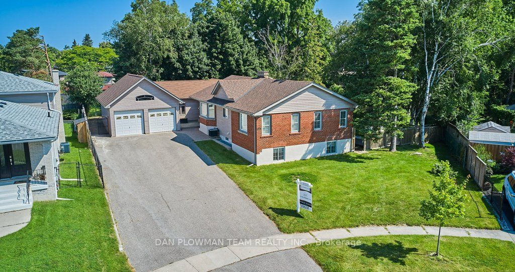 956 Bayshore Crt