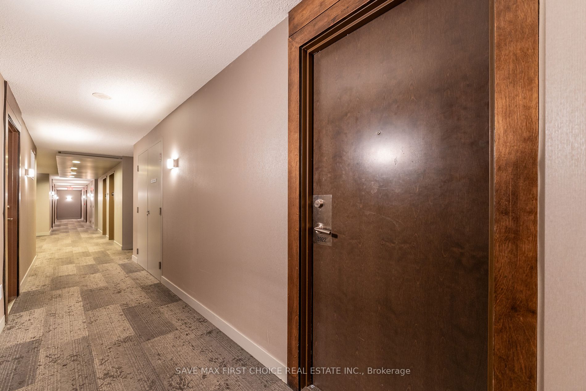 135 Village Green Square #3922