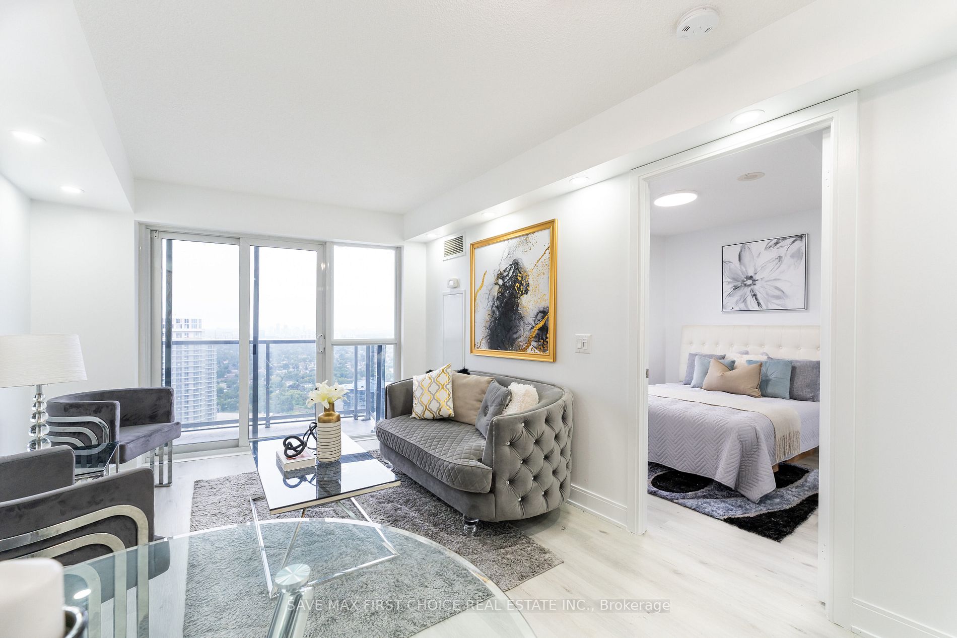 135 Village Green Square #3922