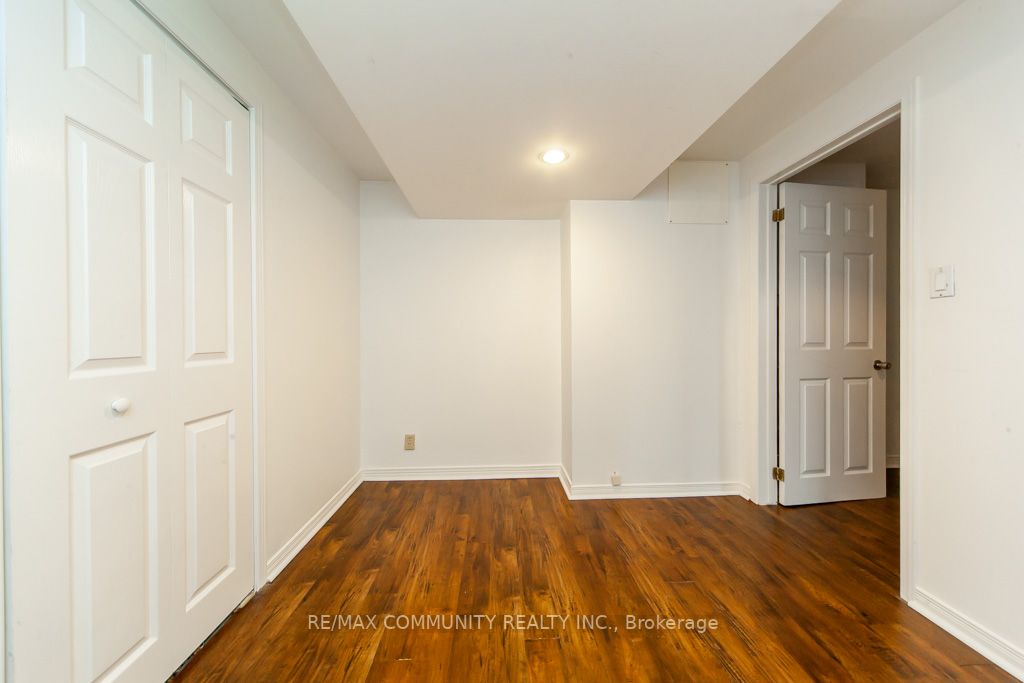74 Fernbank Place