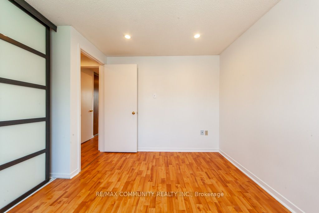 74 Fernbank Place