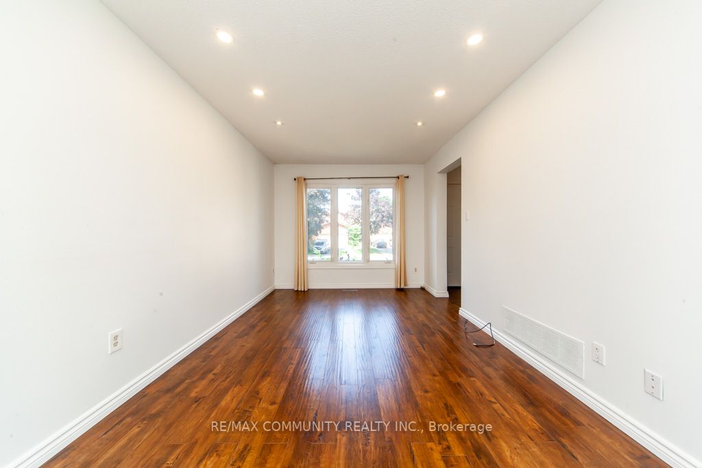 74 Fernbank Place
