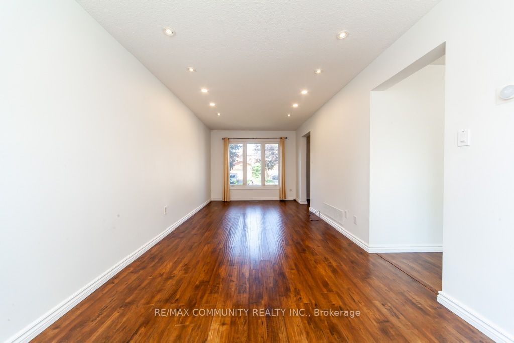 74 Fernbank Place