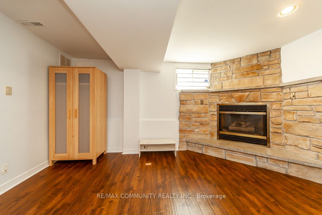 74 Fernbank Place